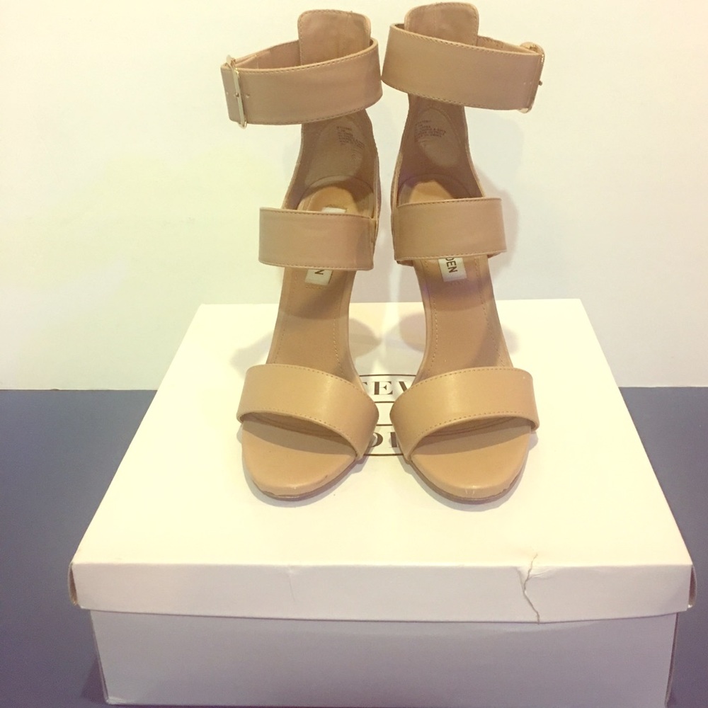 Steve Madden Beige Heels
