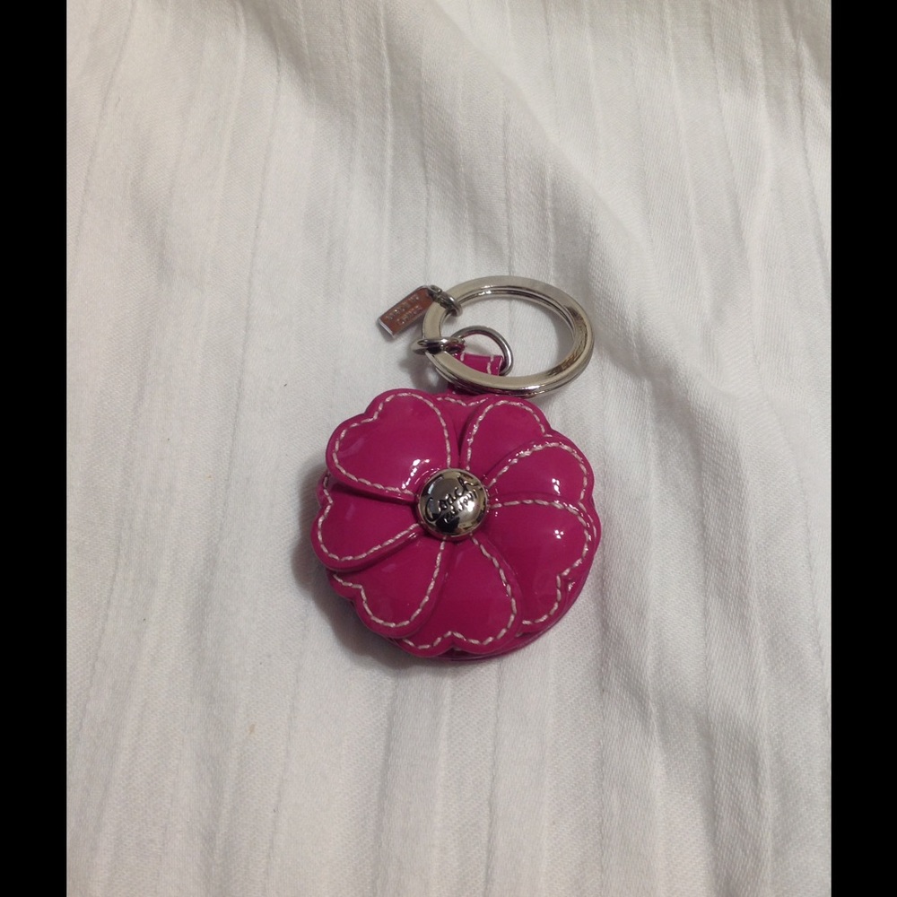 Coach  Flower KeyChain