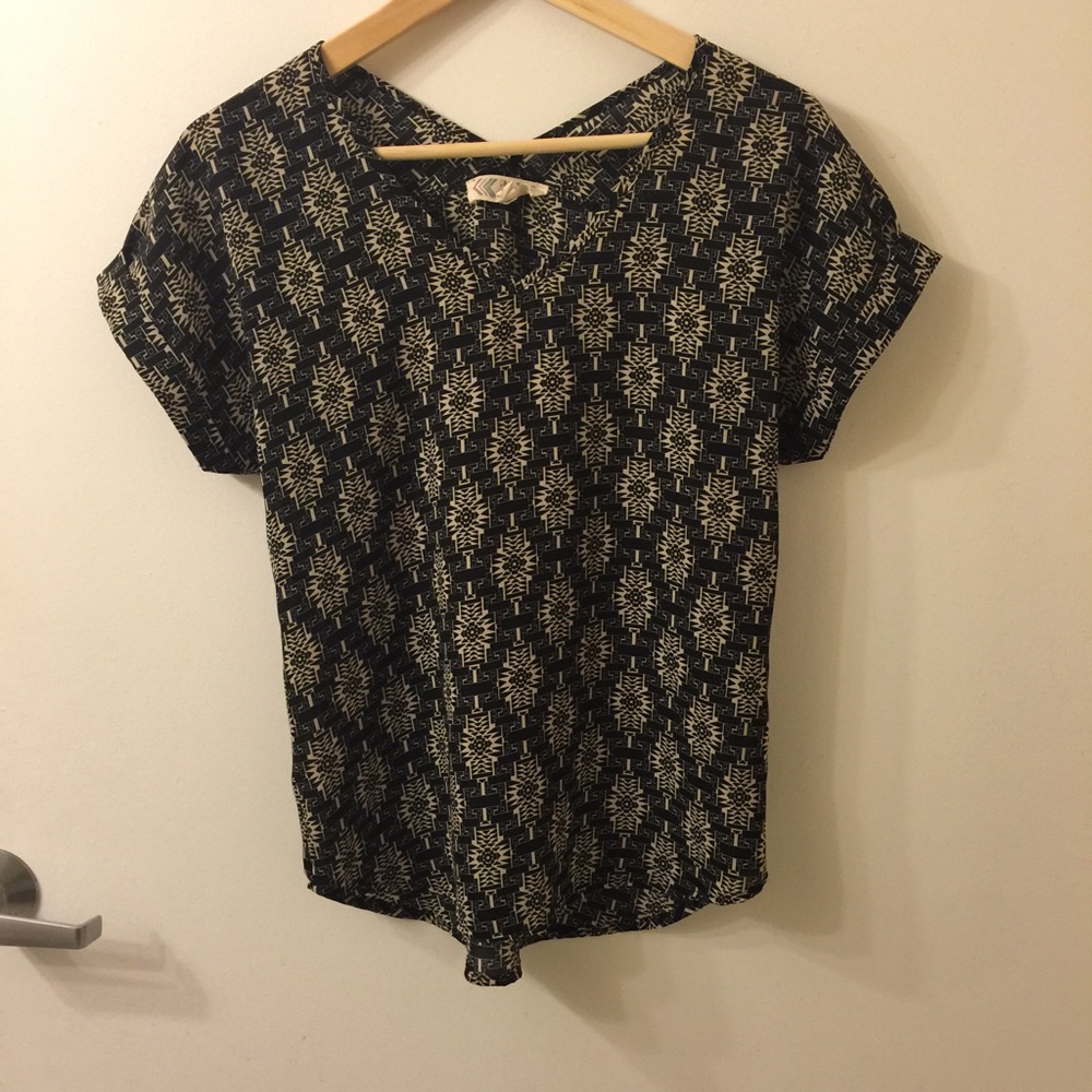 FREE* patterned double v-neck tee