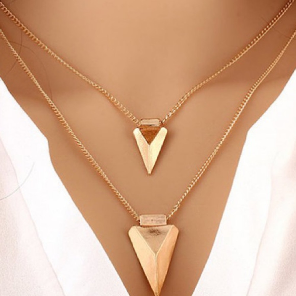 Triangle pendant V-shaped layered necklace