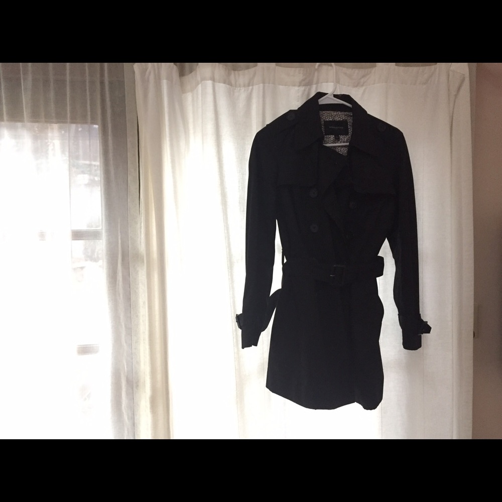 Banana Republic Classic Trench