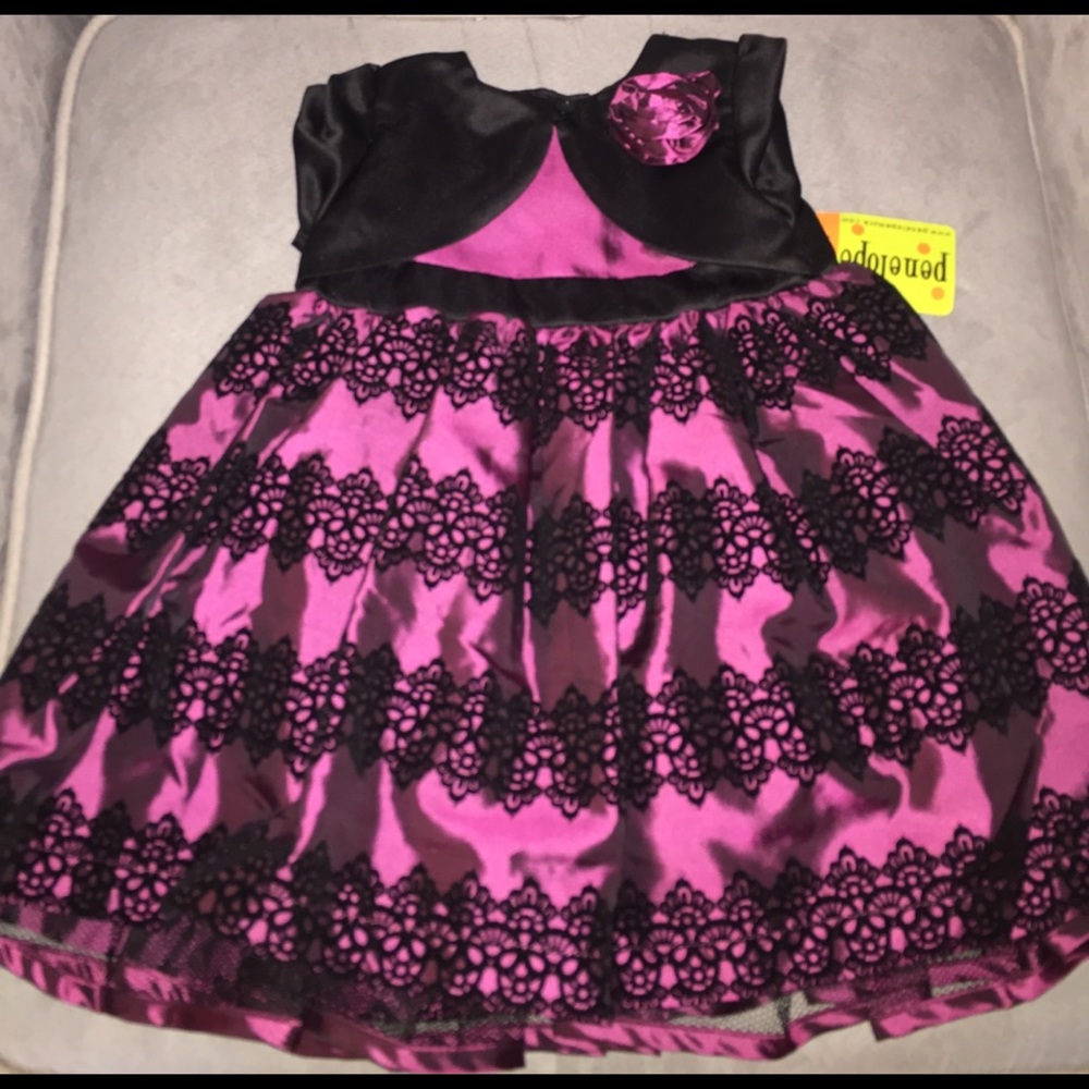 New beautiful dress with velvet details