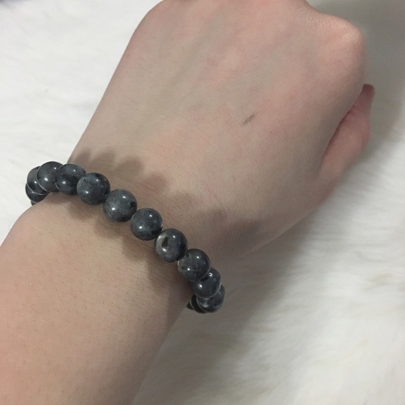 Handmade gray stone bracelet - Picture 4 of 4