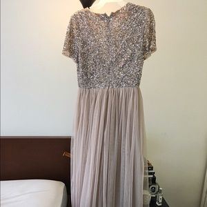 maya plus v neck maxi tulle dress