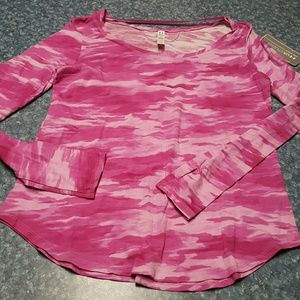 Under armour womans ua studio pink camo med nwt