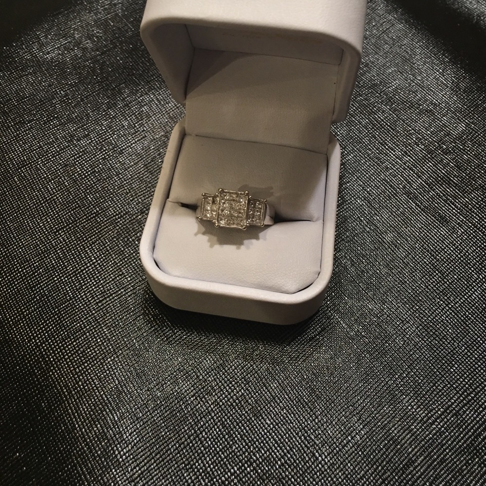 Diamond ring