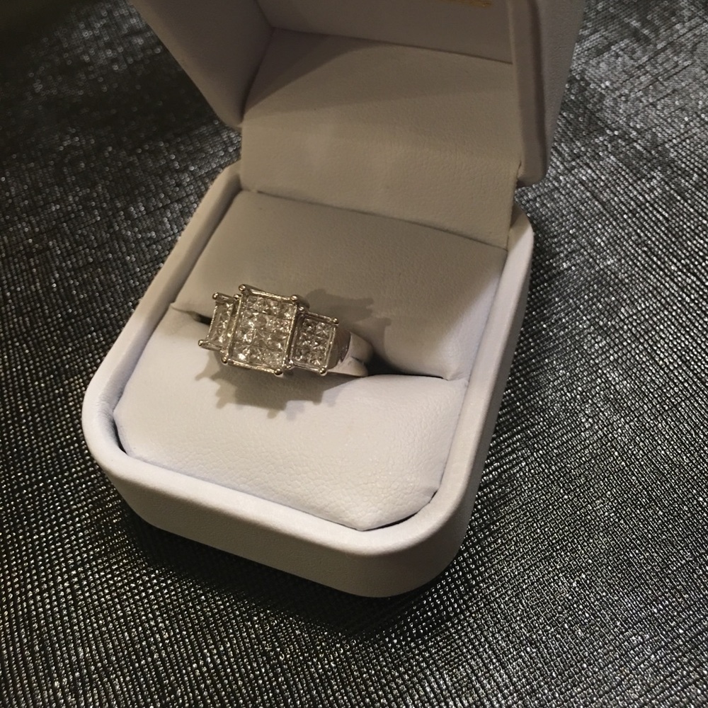 Diamond ring - Picture 2 of 4