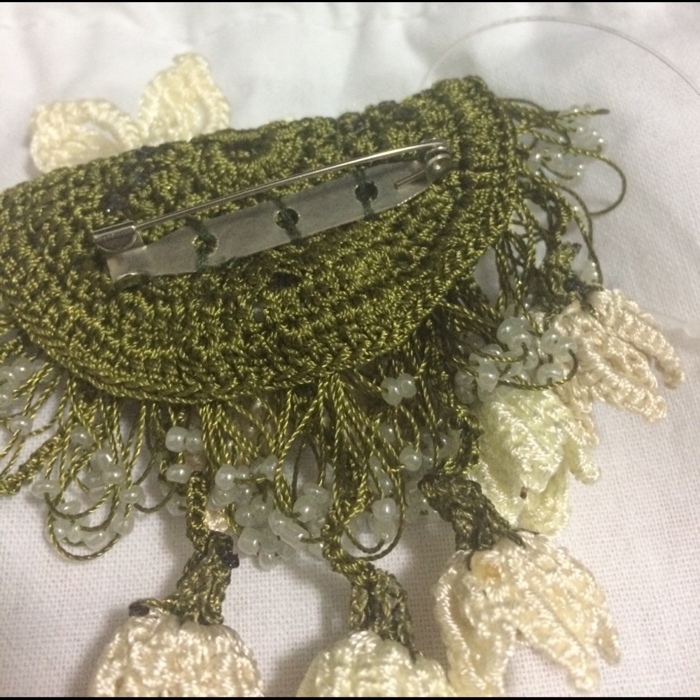 Flower Brooch - Picture 3 of 4