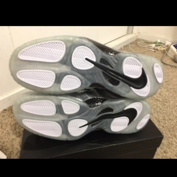 Foamposite pro silver surfer size 12 - Picture 4 of 4