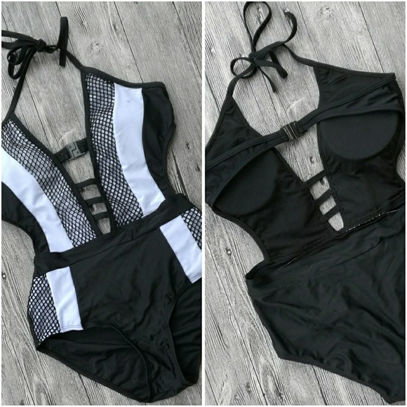 🚨LAST SMALL🚨 Classy Blk White Monokini - Picture 2 of 5