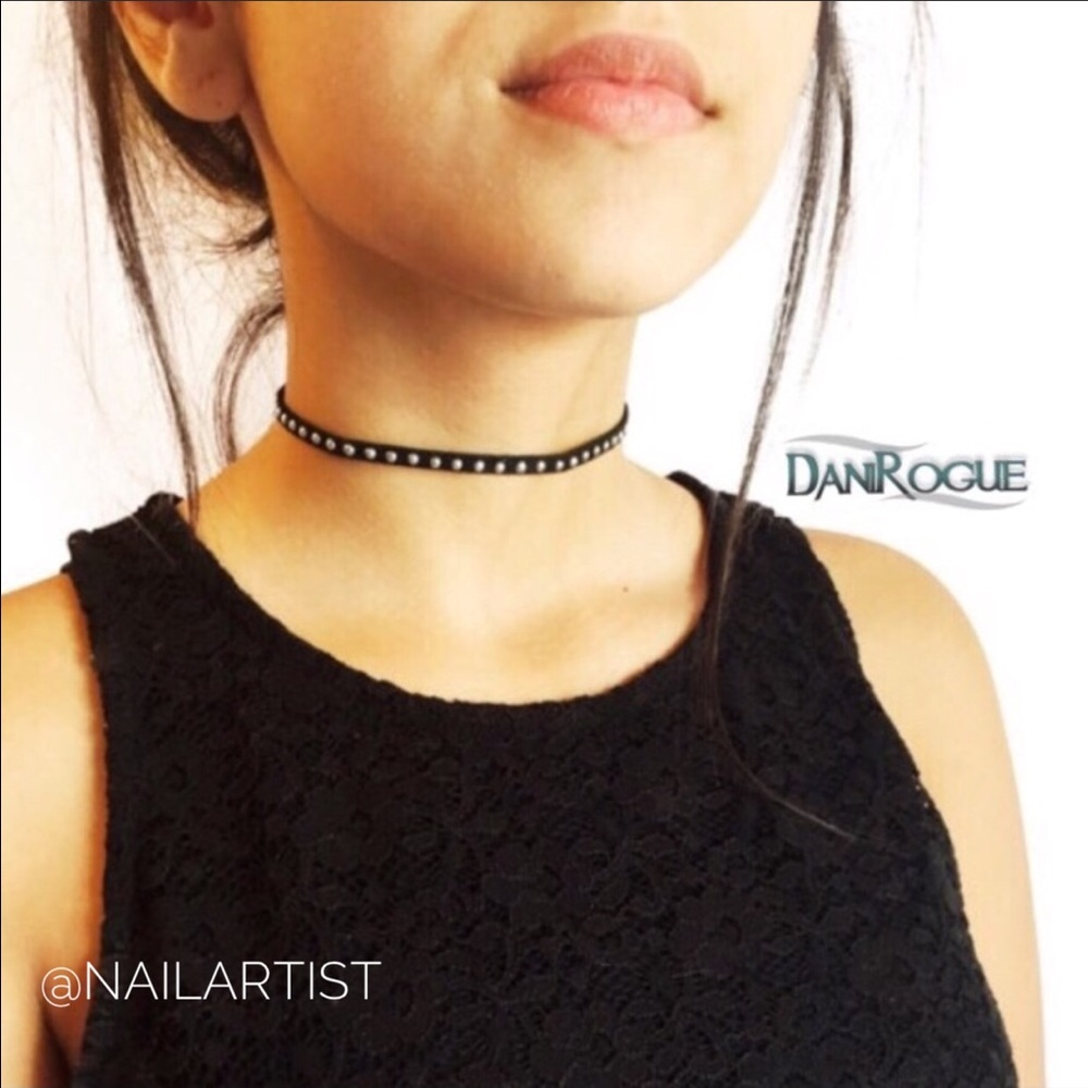 🌟STRETCH LACE CHOKER🌟