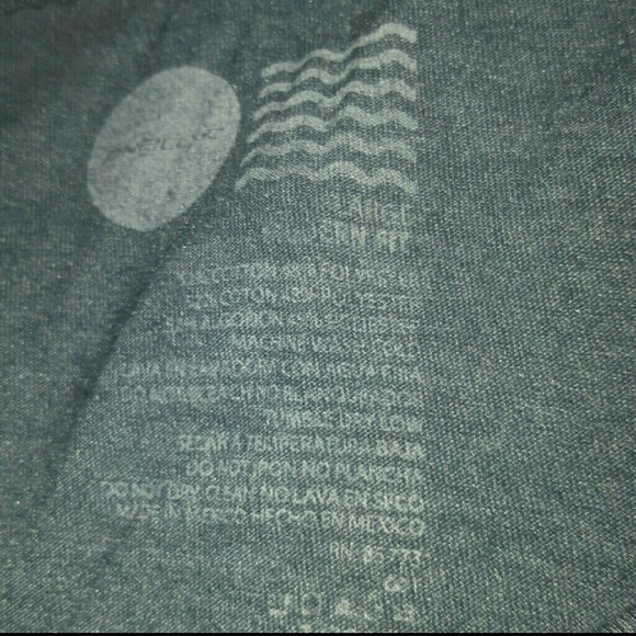 O'Neill T-shirt - Picture 2 of 4