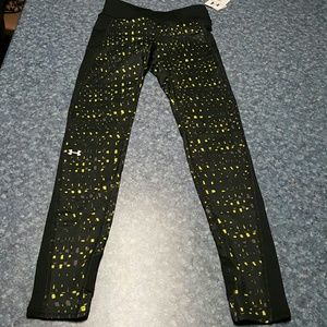 Womans xs under armour running tights yoga nwt