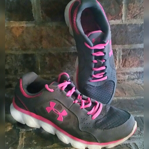 **SOLD**UA Micro G Assert IV Running Shoes - Picture 2 of 5