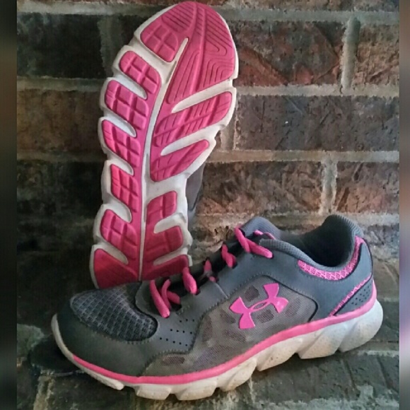 **SOLD**UA Micro G Assert IV Running Shoes - Picture 3 of 5