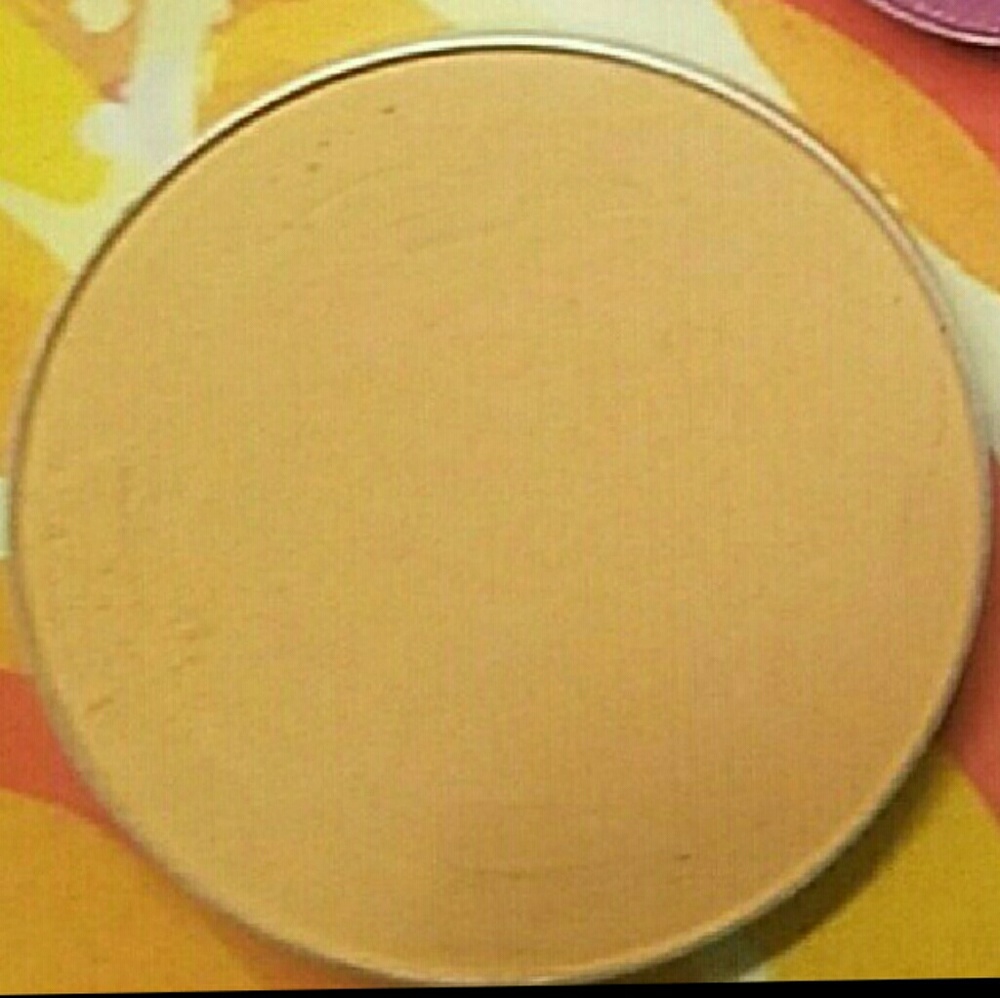 Mac sculpting powders