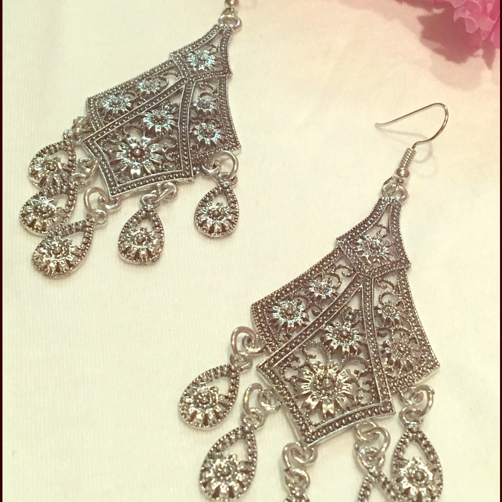 Water drop filigree chandelier earrings