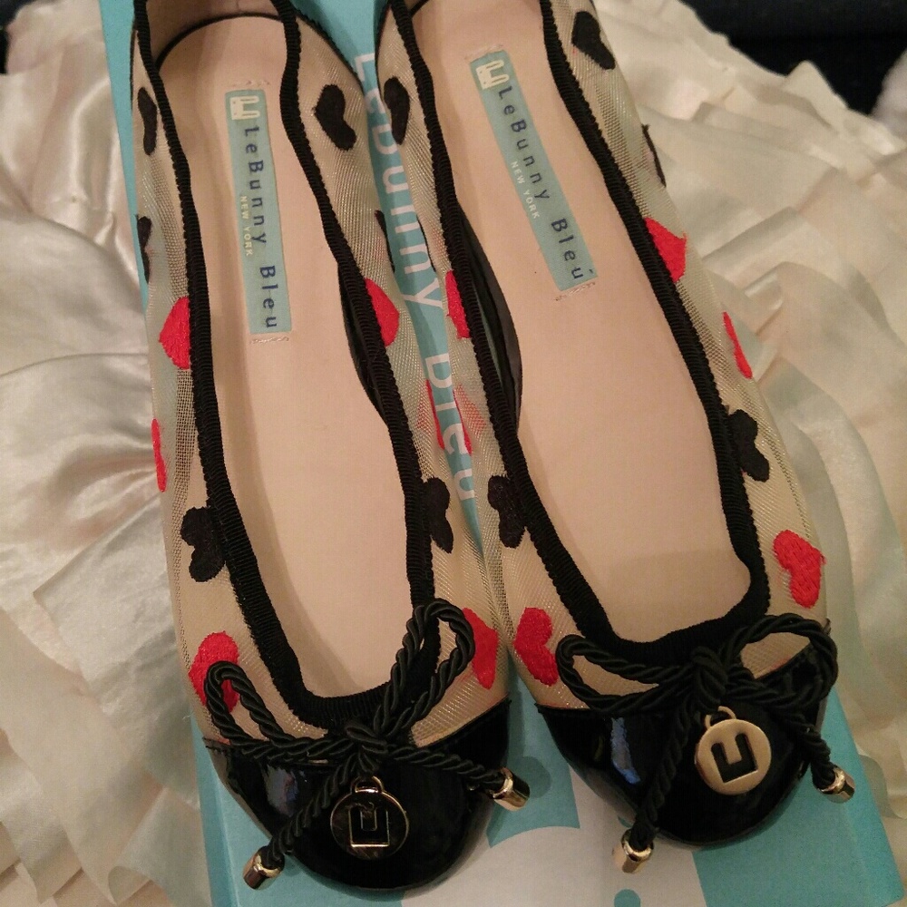 Le Bunny Bleu Black Hearts Flats size 5.5 Pinup