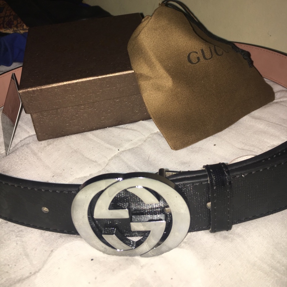 Black Gucci belt