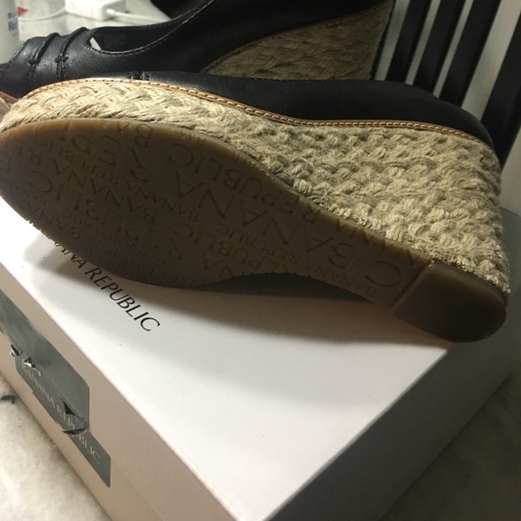 Banana Republic black leather espadrilles - Picture 3 of 3