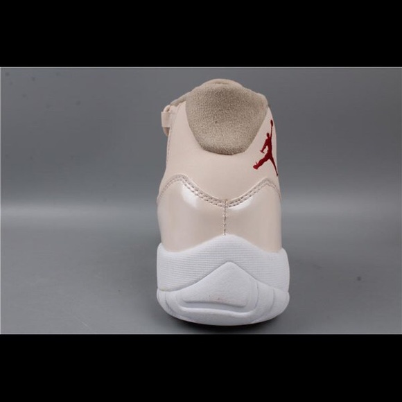 Eggnog 11s Clearance