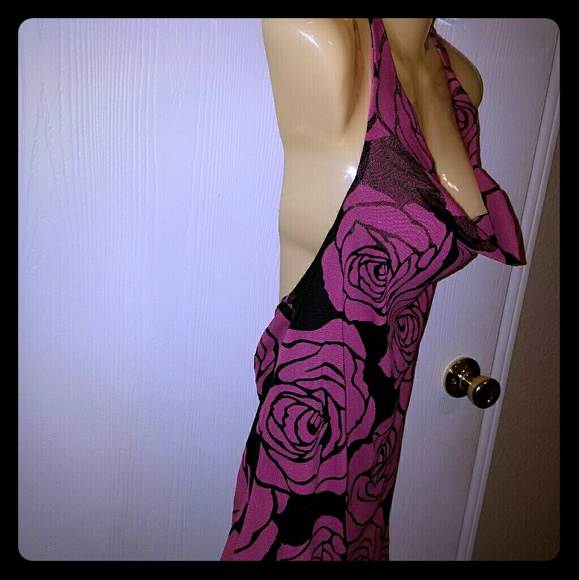 Black Halter top with floral print - Picture 2 of 2