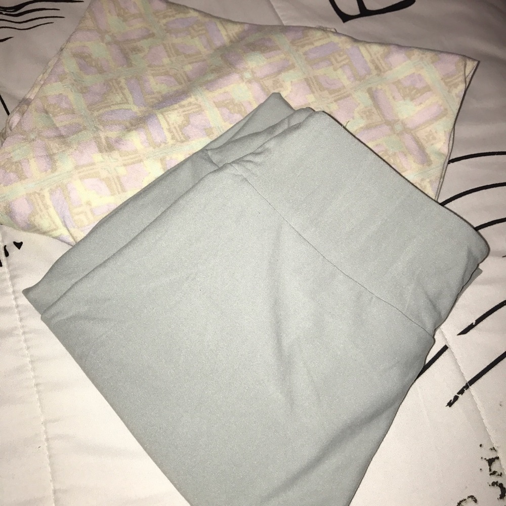 BNWOT Lularoe leggings light grey OS