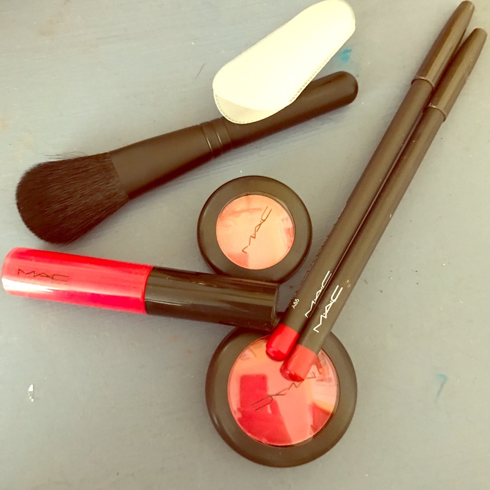 Mac cosmetics bundle