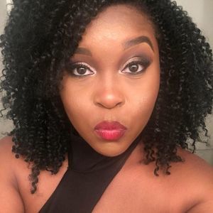 Meet your Posher, Ebony