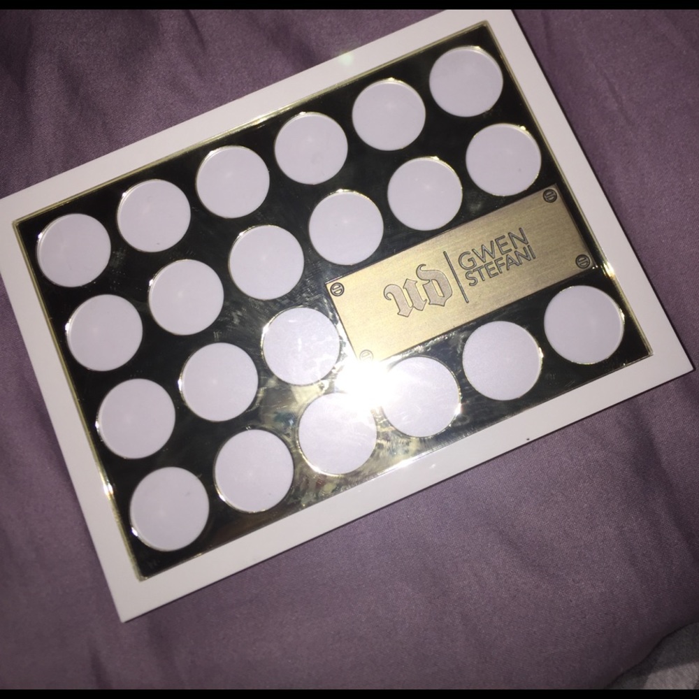 Urban Decay LTD EDITION GWEN STEFANI BLUSH PALETTE