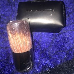 Kabuki brush