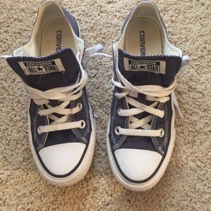 💲SOLD💲Navy Converse