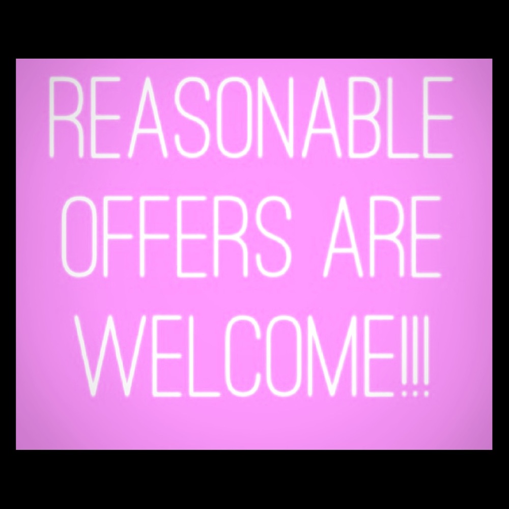 Reasonable offers are welcome,happy to bundle 😊😊