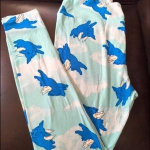 LuLaRoe Leggings Flying Pigs OS