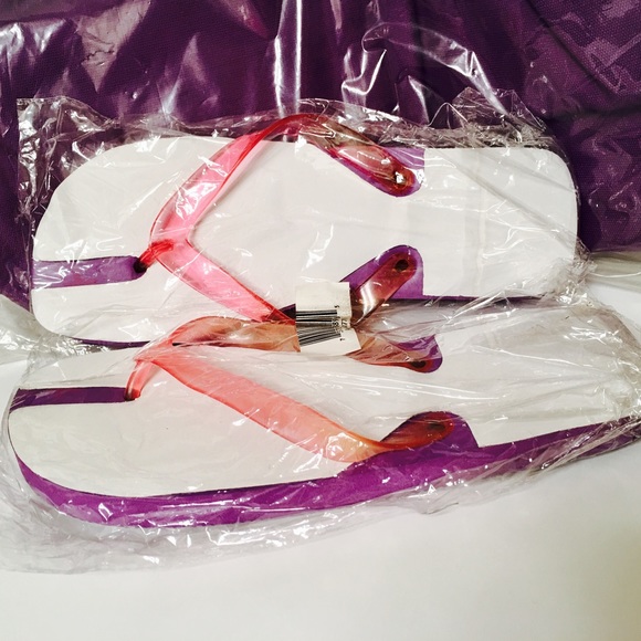 Escada Canvas Tote FlipFlops Sarong 3 Pc Gift Set - Picture 3 of 6