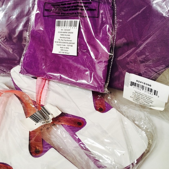 Escada Canvas Tote FlipFlops Sarong 3 Pc Gift Set - Picture 4 of 6