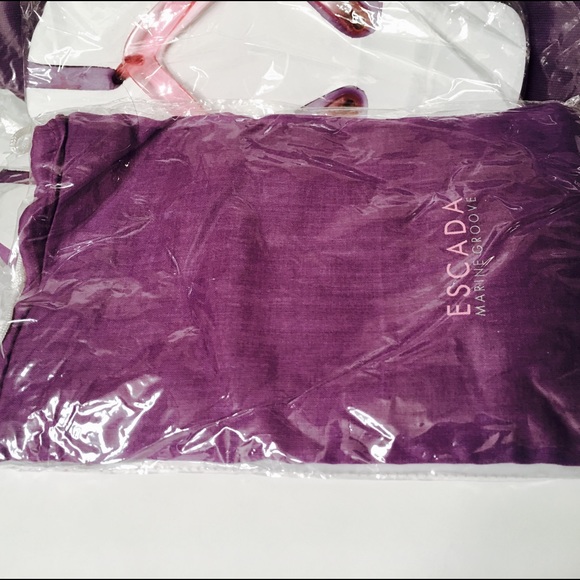 Escada Canvas Tote FlipFlops Sarong 3 Pc Gift Set - Picture 5 of 6