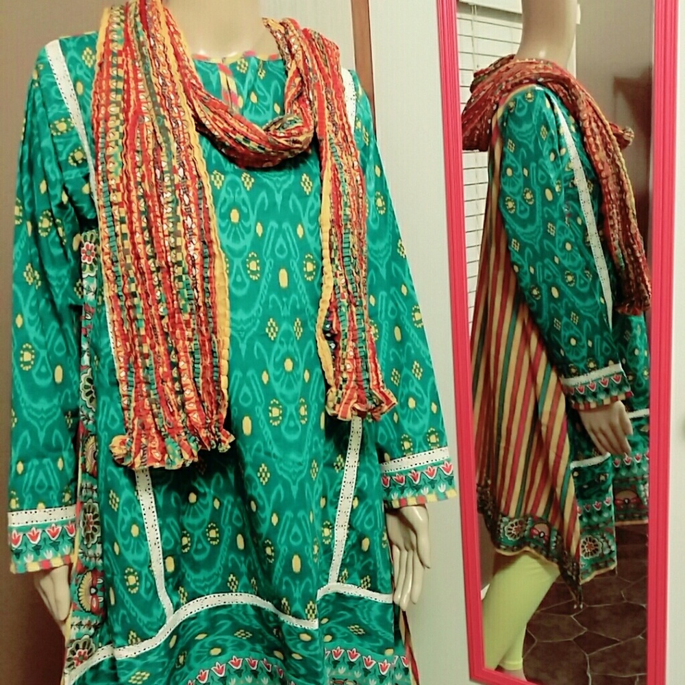 Feel fresh in this bright & vibrant outfit..!!