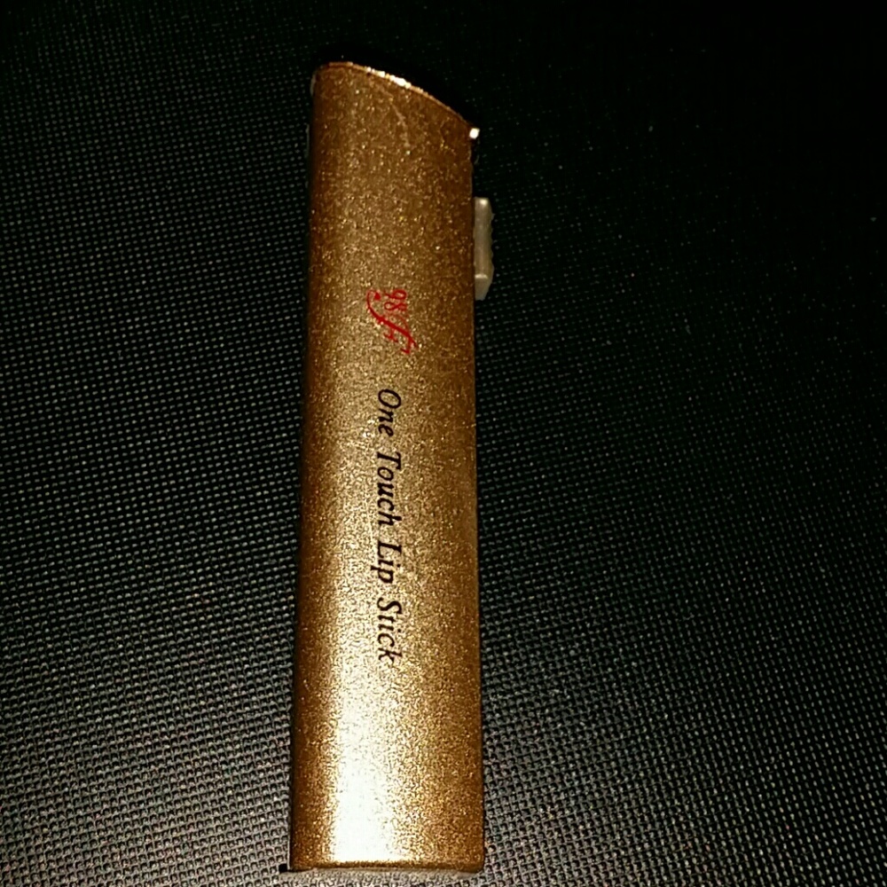push up lipstick
