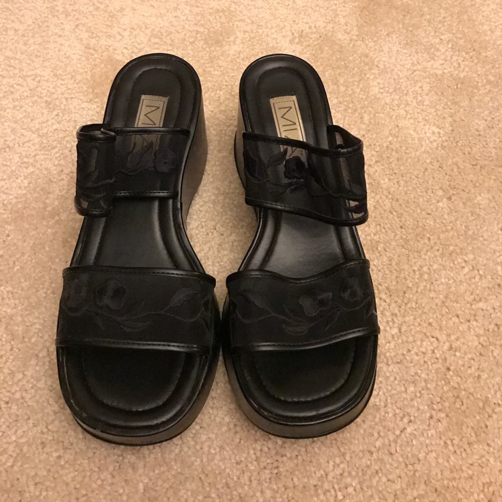 Black platform style heels, 3"