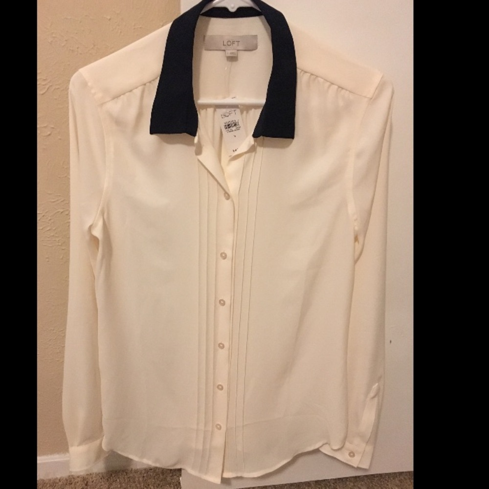 LOFT - NWT Cream Blouse w/ Navy Collar