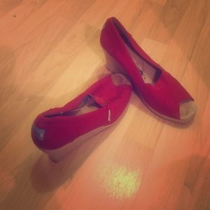 TOMS wedges