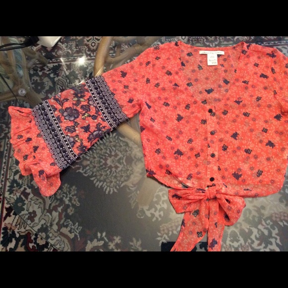 Floral long sleeve xxs fits size small - Picture 3 of 4