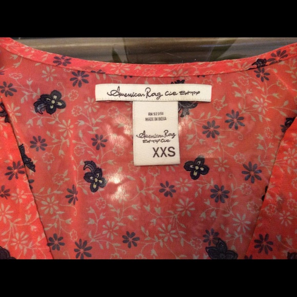 Floral long sleeve xxs fits size small - Picture 4 of 4