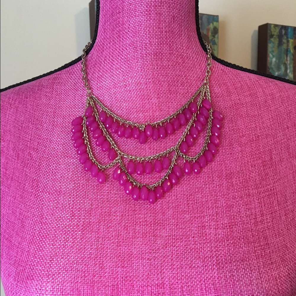 NWOT Gold and hot pink beaded statement necklace