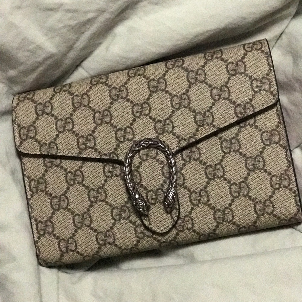Gucci wallet on chain