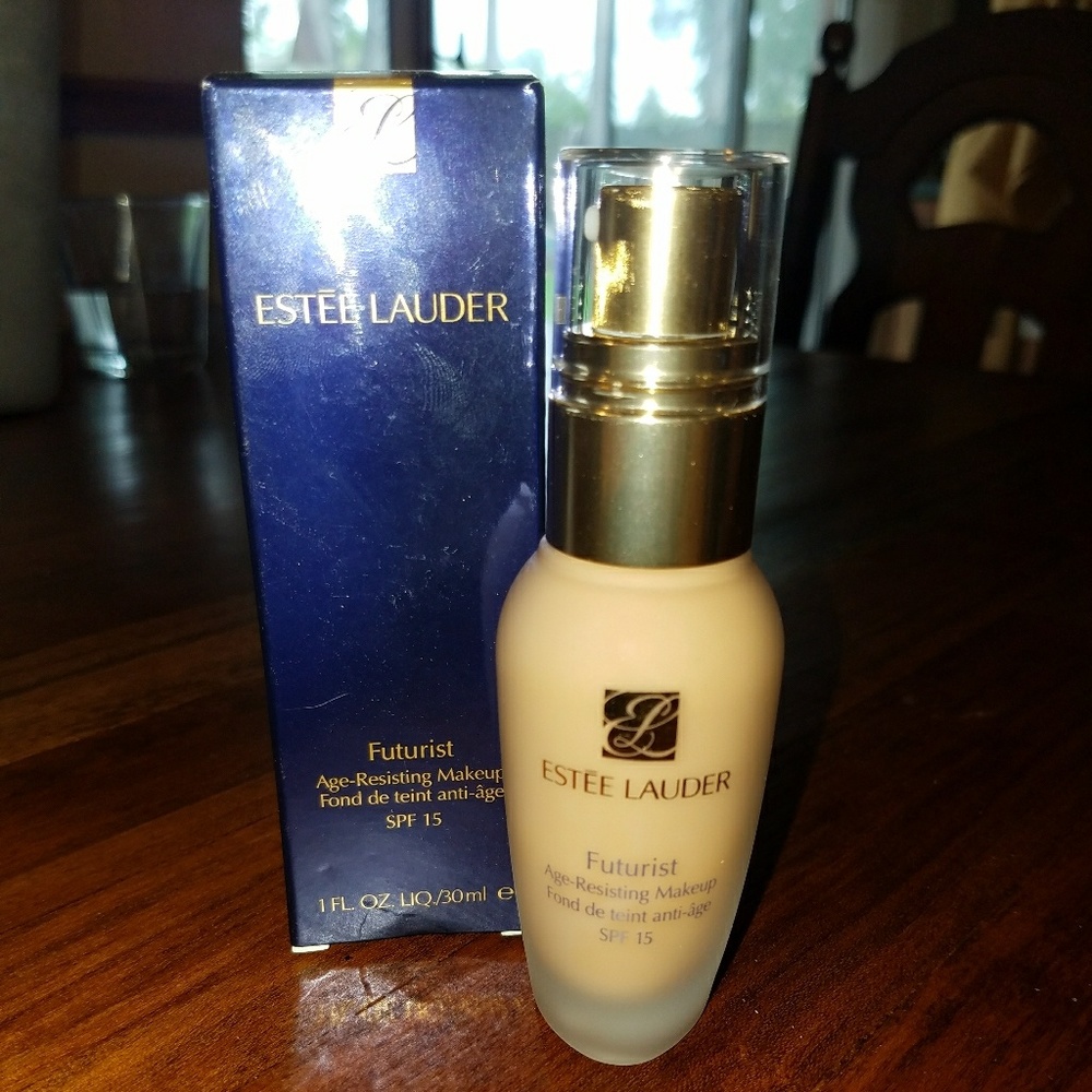 Estee Lauder futurist rare 09 cool sand Foundation