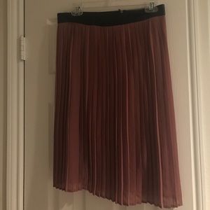 Pleated skirt