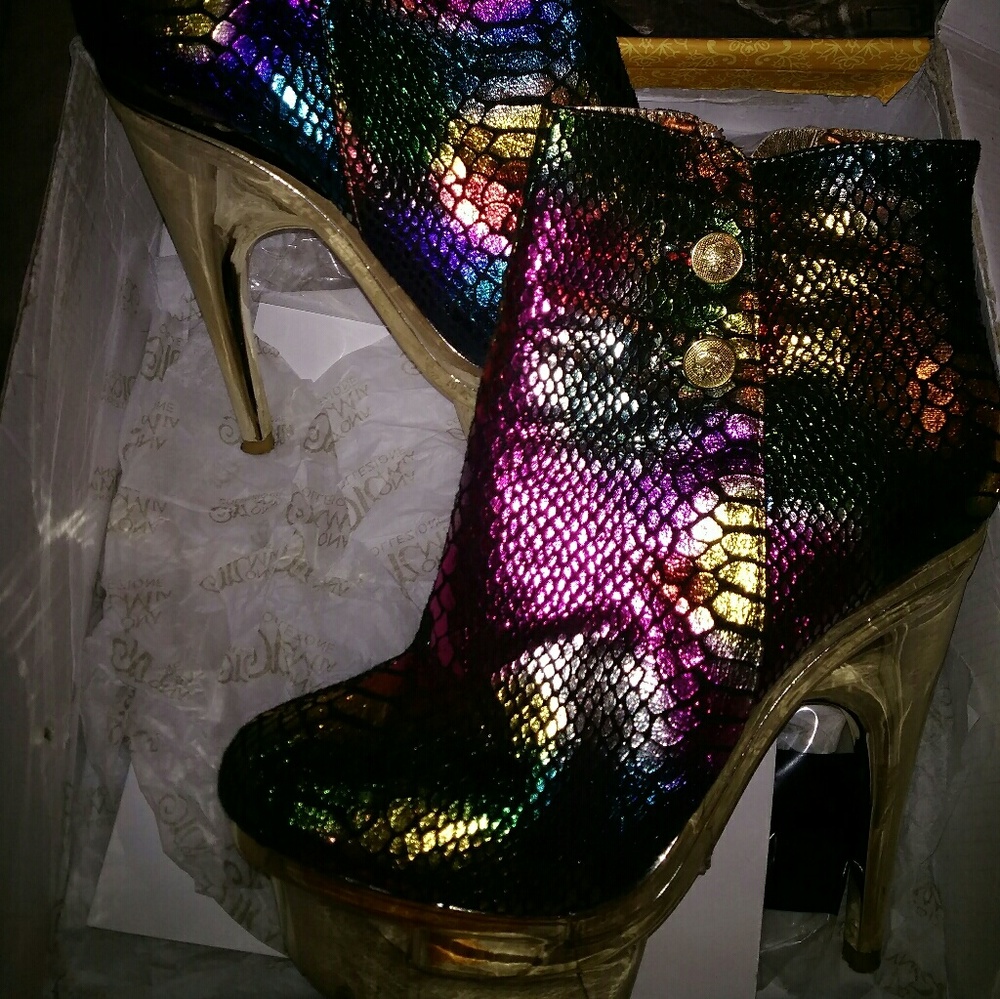 Used Heels (Good Condition) - Picture 2 of 2