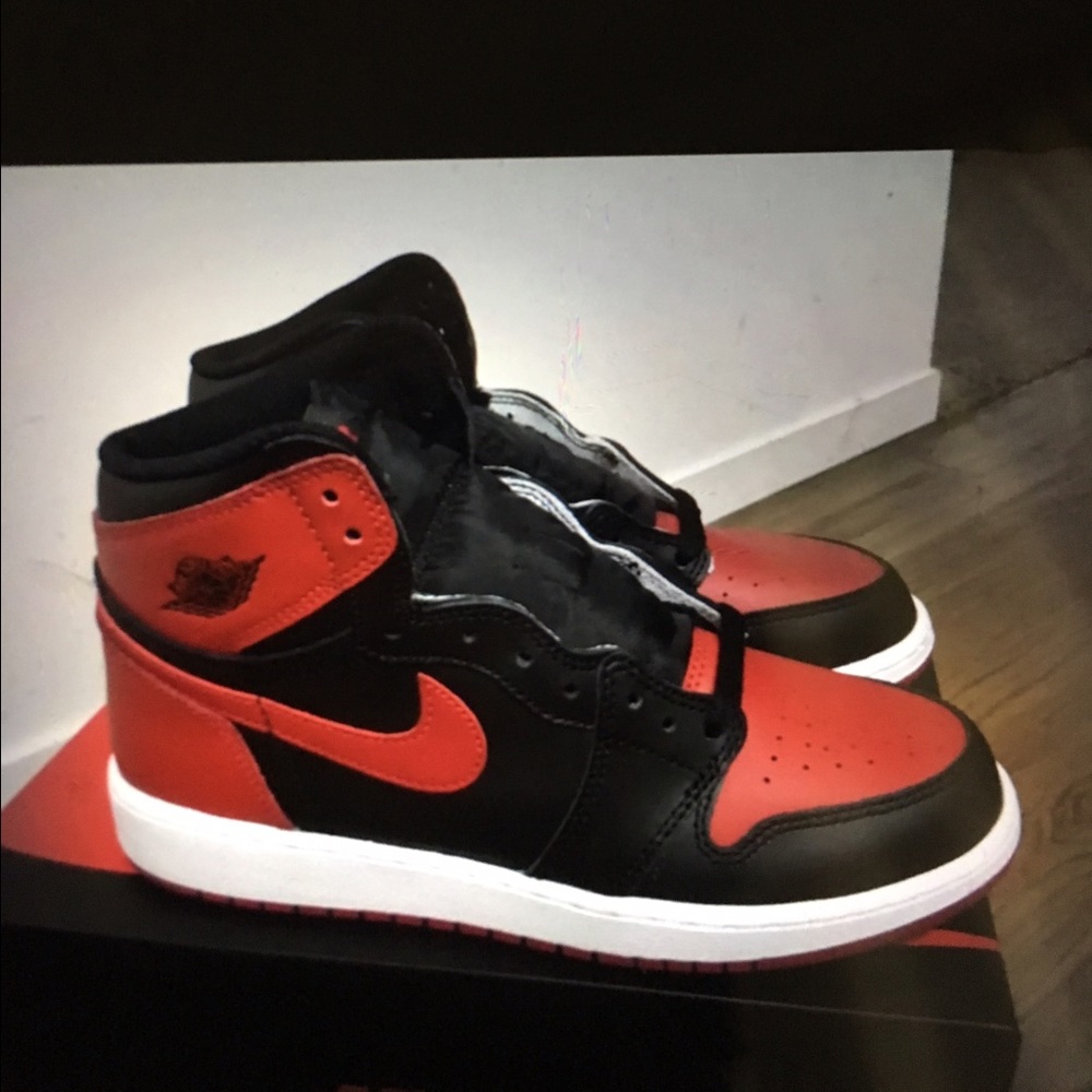 Air Jordan 1 Bred Banned Size 7Y